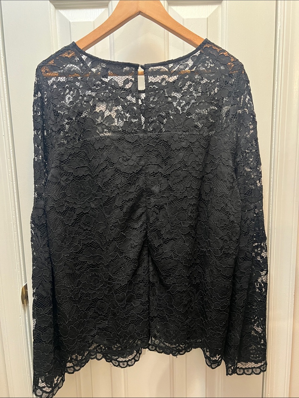 Eloquii Black Floral Lace Long-Sleeve Top Sz 18 - Picture 3 of 4